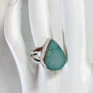 🆕 Size 8 Blue druzy silver tone vintage ring as is